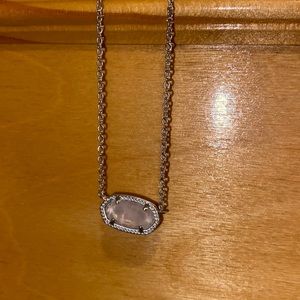 kendra scott pendant necklace!